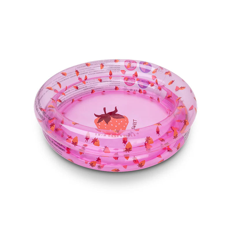 Piscina gonfiabile Strawberry Fields Swim Essentials – vista frontale rosa con fragole su sfondo bianco