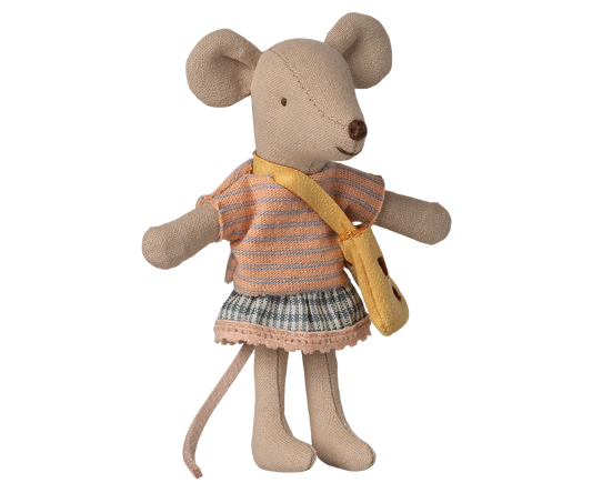 Topolina sorellina Maileg con maglia rosa a righe, gonna e borsa gialla a forma di formaggio