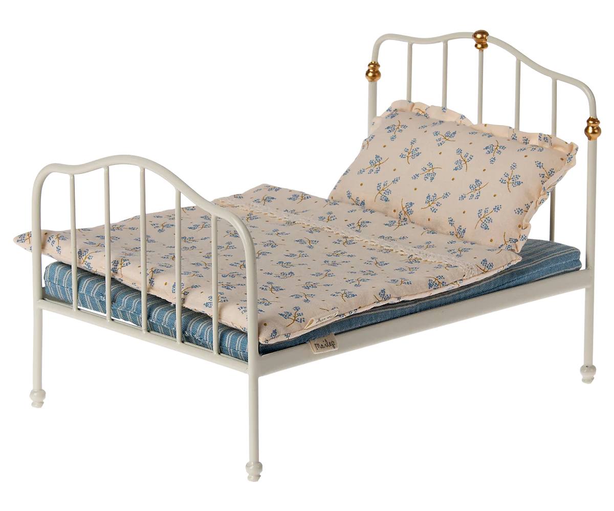 Letto matrimoniale vintage