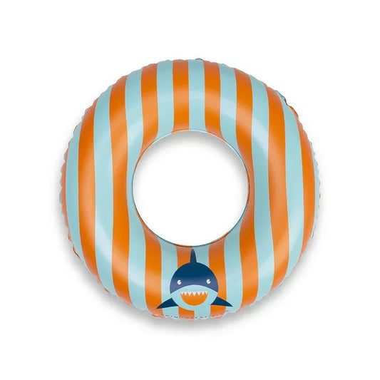 Ciambella gonfiabile Striped Shark Swim Essentials – vista dall'alto righe arancioni e azzurre con squalo su sfondo bianco